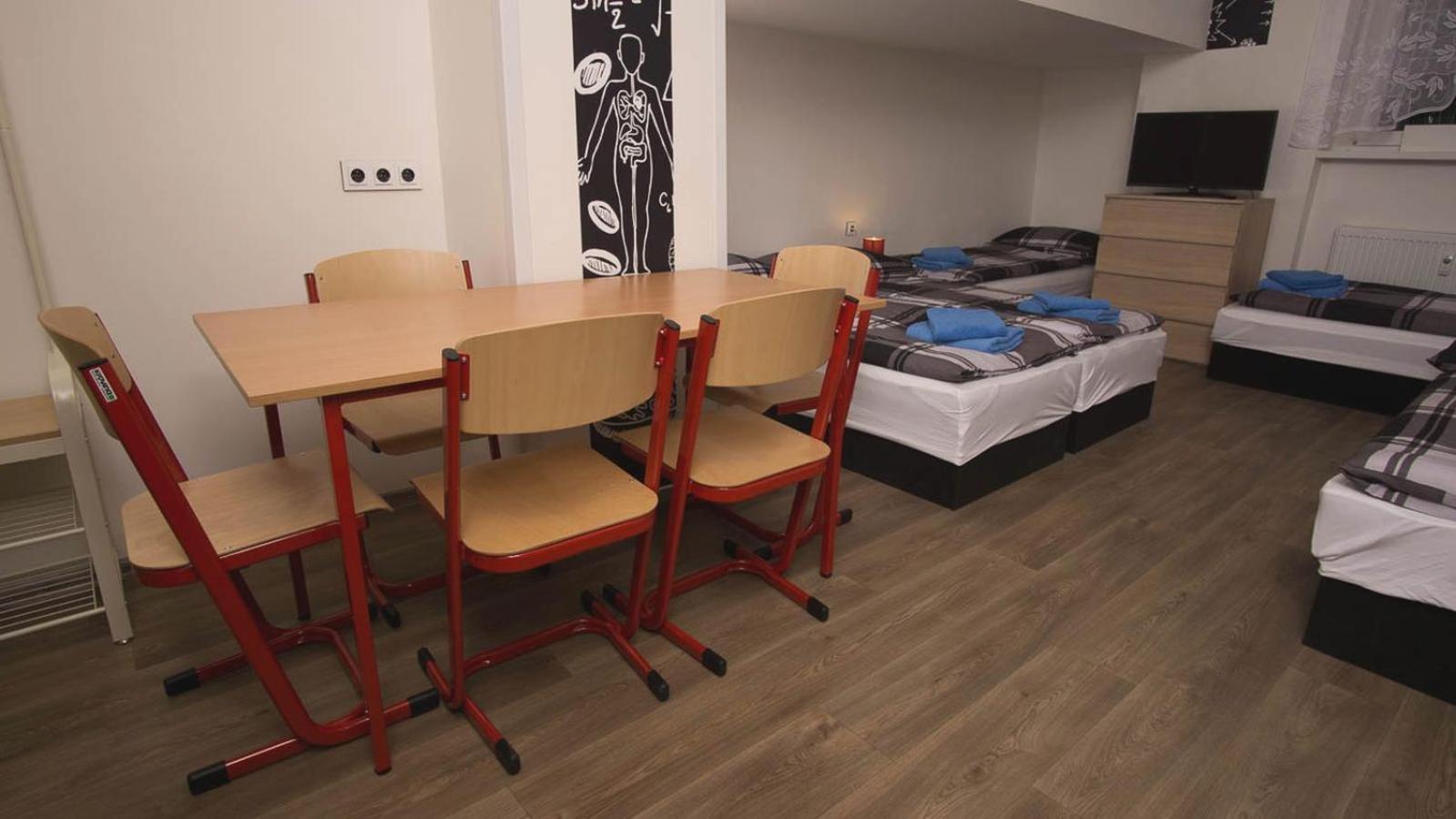 School - Your Unique Place In By Metro Vysehrad Apartamento